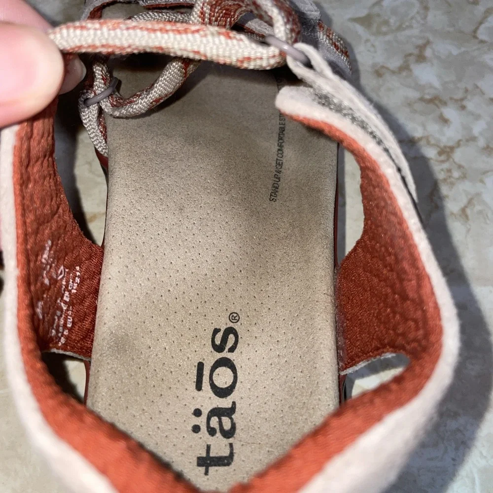 Taos Zen Sandals Tan‎ & Burnt Orange 6 Strappy Comfort Sandal